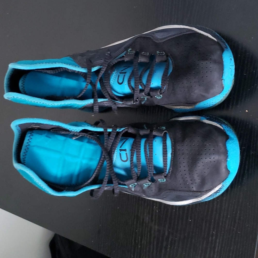 Under Armour Micro G Cam Newton SZ.8.5 Pre-owned Blue& Black. hi top